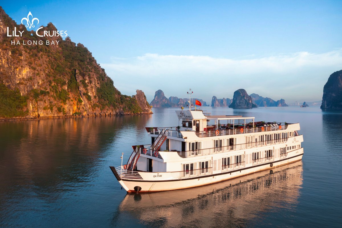 Lily Cruise Ha Long Bay